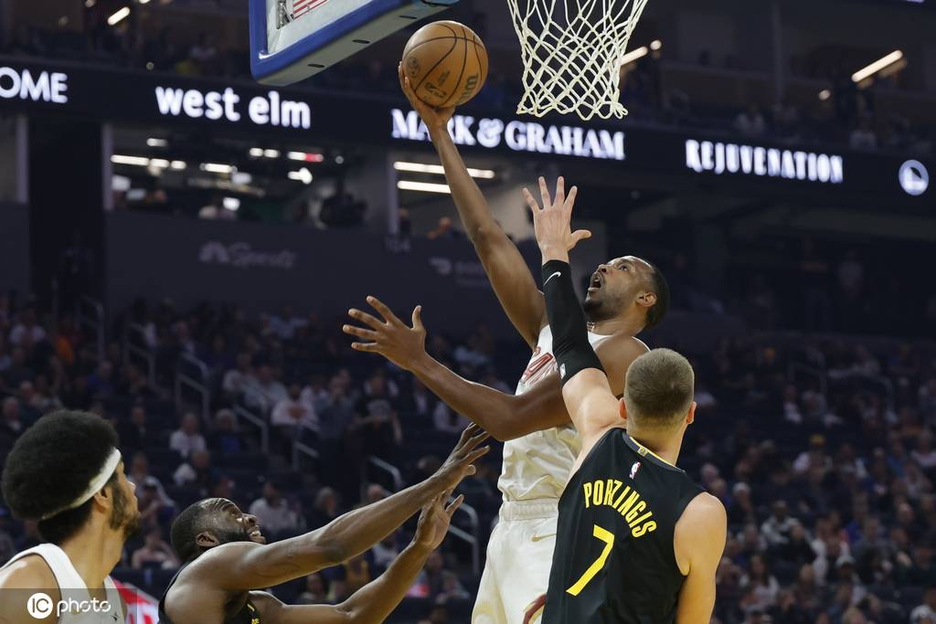 哈登19分米切尔25分 波杰25分骑士胜勇士